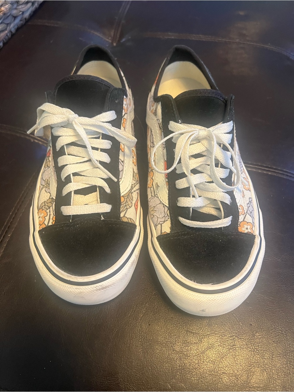 Women’s Floral Print Low-Top Sneakers in Black and White